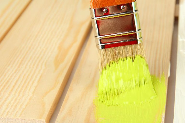 фарбування деревини акриловою фарбою